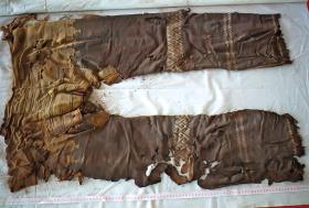 Najstarsze spodnie znalezione w Chinach mają ponad 3 tys. lat.
