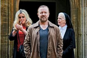 6-odcinkowy„After Life”, historia o facecie z samobójczymi zapędami.