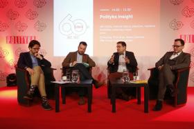 Przedstawiciele Polityki Insight podczas debaty. Od lewej: Łukasz Lipiński, Piotr Arak, Olaf Osica, Adam Czerniak.