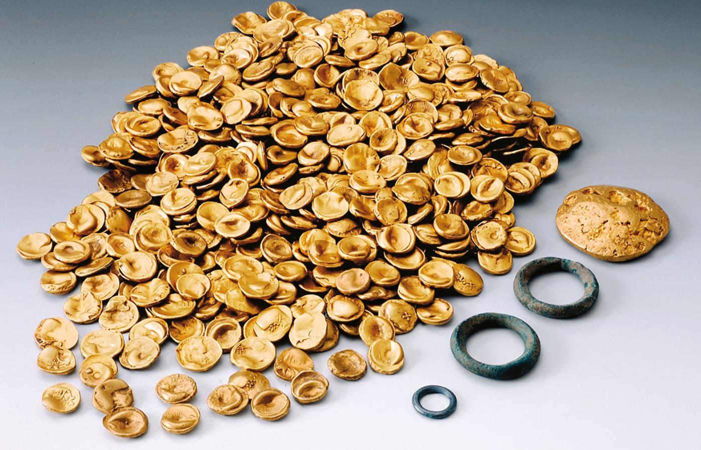 483 złote monety celtyckie, które skradziono z Kelten-Römer Museum w Manching w Bawarii 22 listopada, ważyły 3,724 kg i po przetopieniu mogą dać zysk w wysokości zaledwie 250 tys. euro – dla naukowców są zaś bezcenne.