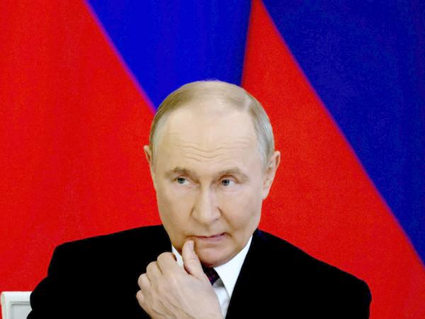 Władimir Putin podczas spotkania z prezydentem Laosu na Kremlu, 31 lipca 2025 r.