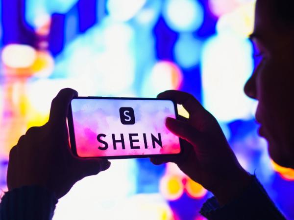 Od przyszłego roku europejscy konsumenci będą musieli liczyć się z cłem, a może i kolejnymi opłatami – wzorem USA Unia próbuje zmniejszyć opłacalność kupowania na chińskich platformach.