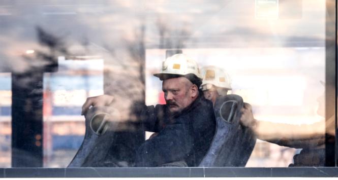 Trwa akcja poszukiwawcza dziesięciu górników w kopalni Zofiówka, 23 kwietnia 2022 r.