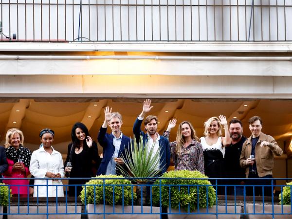 Jurorzy 76. edycji festiwalu w Cannes, w centrum jego przewodniczący Ruben Östlund