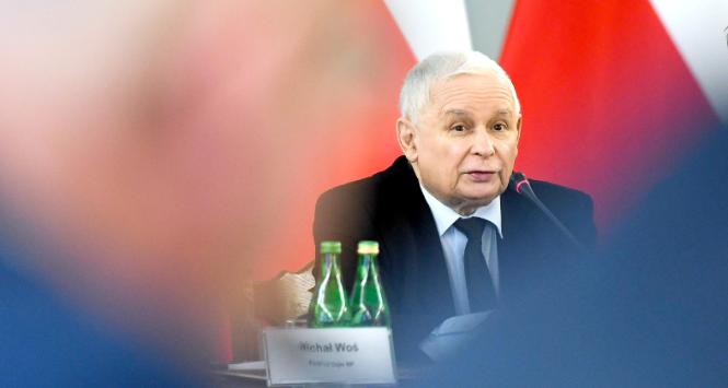 Migracja daje Kaczyńskiemu długofalowy motyw, do którego odwoływał się już w przeszłych kampaniach wyborczych.