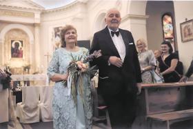 Anna i Janusz na ślubnym kobiercu. Ich historia to gotowy scenariusz na film.