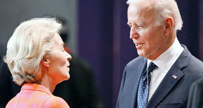 Szefowa Komisji Europejskiej Ursula von der Leyen i prezydent USA Joe Biden. Szczyt G20, Bali, 15 listopada 2022 r.