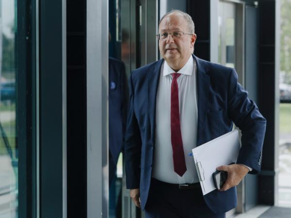 Marian Kmita zastąpi na stanowisku prezesa PKOl aresztowanego Radosława Piesiewicza. Zapewne powalczy też w wiosennych wyborach.