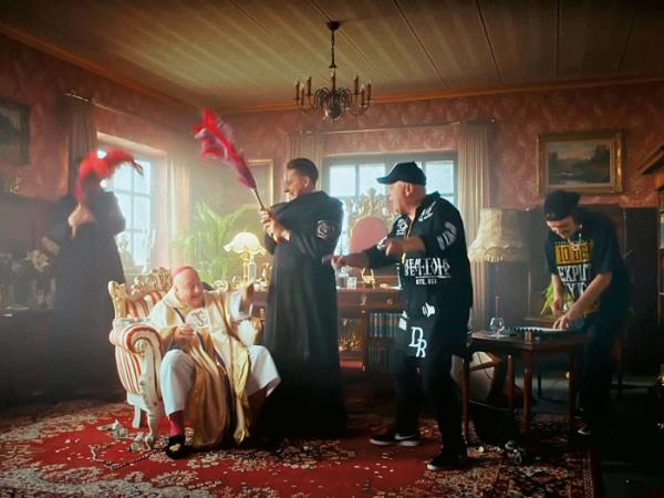 Serial satyryczny „Ekler”