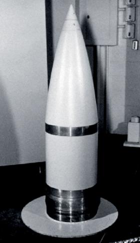 Pocisk Mk 23 do 16-calowej armaty morskiej stosowanej na amerykańskich pancernikach, moc 15–20 kt.