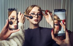 Zachodni trend Sephora kids, dzieci spędzających godziny w sklepach kosmetycznych, kilogramami testujących próbki i systematycznie wykonujących makijaż, dotarł do Polski.