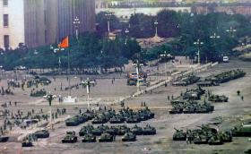 Plac Tiananmen 26 lat temu