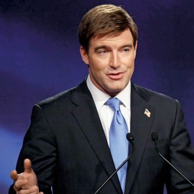 W Kentucky demokracie Jackowi Conwayowi, miejscowemu prokuratorowi generalnemu, rzucił rękawicę lekarz Rand Paul. Sondaże wskazują na wygraną Conwaya.