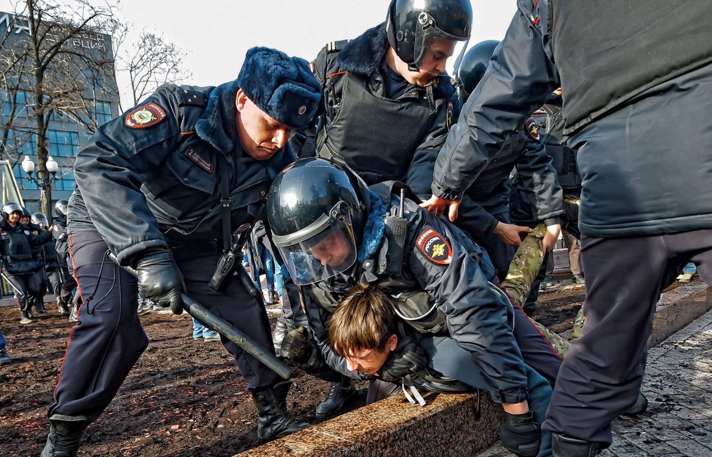 Podczas protestów w Moskwie policja miała pełne ręce roboty.