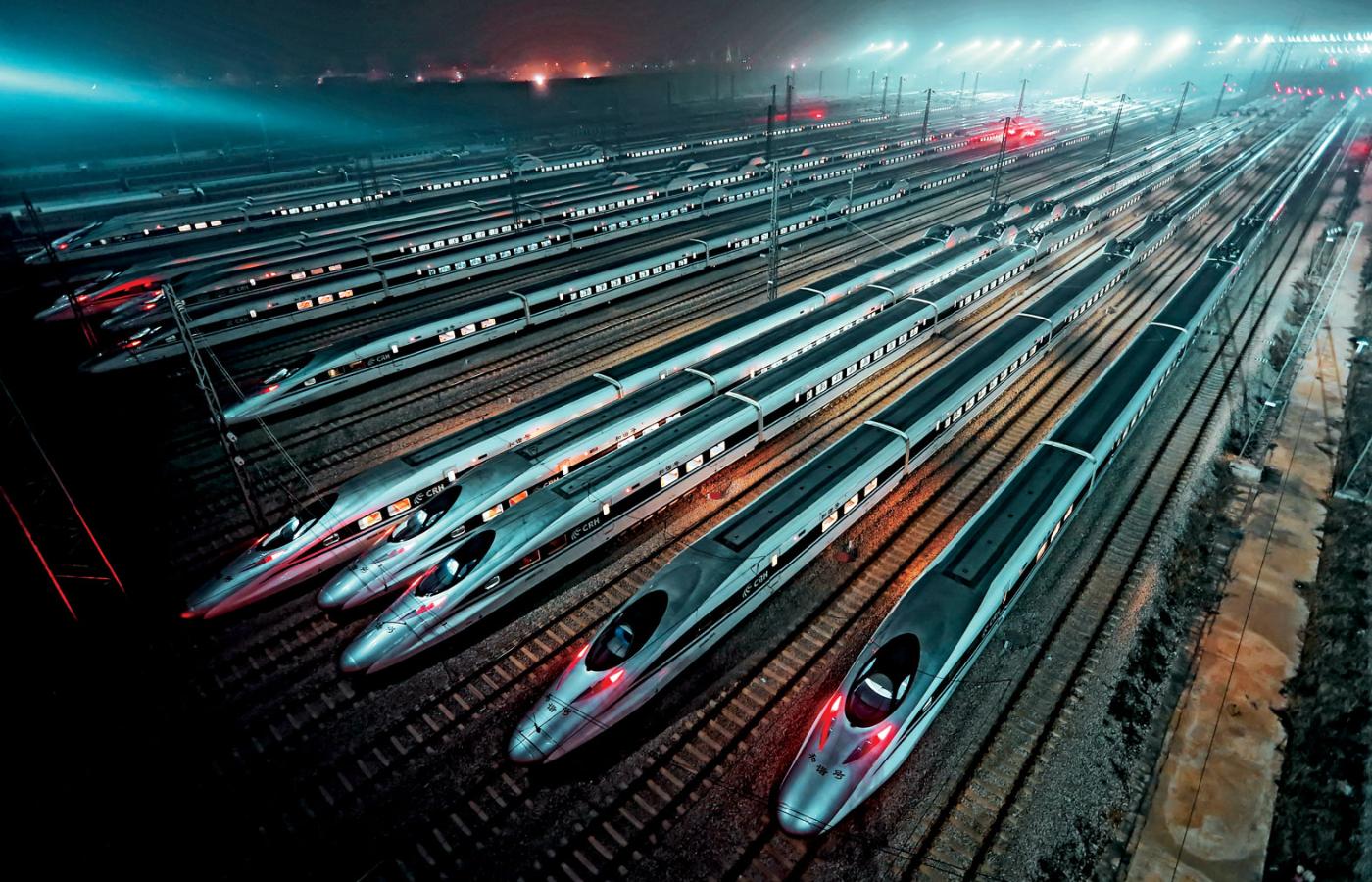 Baza pociągów wielkich prędkości w Wuhan. Chiny mają najdłuższą na świecie sieć takich kolei.