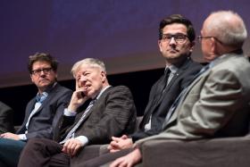 Debata podczas Międzynarodowy Dzień Języka Ojczystego 2018. Od lewej: Wojciech Malajkat, prof. Jan Miodek, Bartek Chaciński, prof. Krzysztof Ożóg.