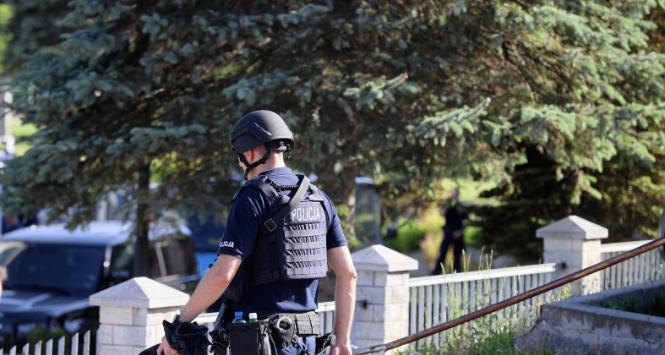 Poszukiwania mordercy w Starej Wsi w powiecie Limanowa