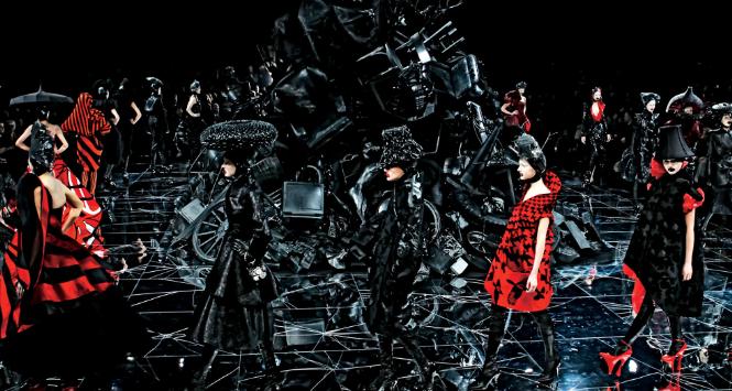 Pokaz kolekcji jesienno-zimowej McQuenna 2009/10 pod hasłem „The Horn of Plenty”.