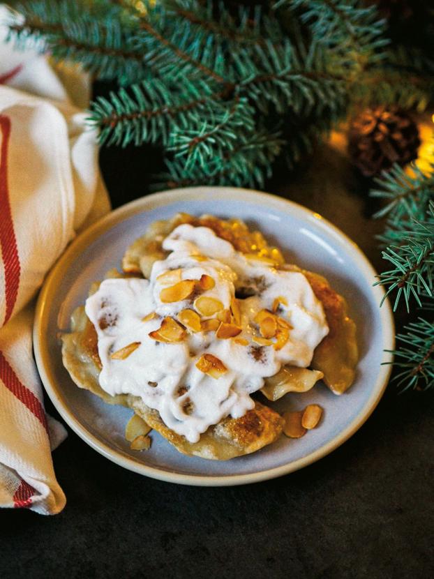 Wigilijne pierogi z pastą z tofu