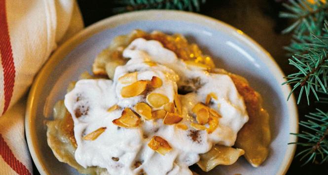 Wigilijne pierogi z pastą z tofu