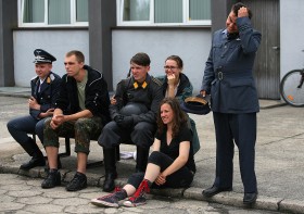 W Żaganiu można spotkać młodych hitlerowców, Rosjan, dziewczyny, nazwyane przez kolegów Maruśkami.