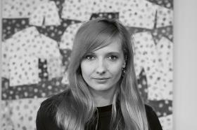 Ida Smakosz-Hankiewicz Założycielka i kuratorka galerii Arttrakt we Wrocławiu. Absolwentka historii sztuki Uniwersytetu Wrocławskiego. Córka kolekcjonera. Było naturalne, że swoją przyszłość zwiąże ze sztuką.