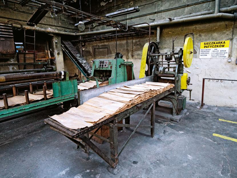 Stuletnie maszyny do produkcji zapałczanych patyczków z Muzeum Zapałek w Częstochowie.
