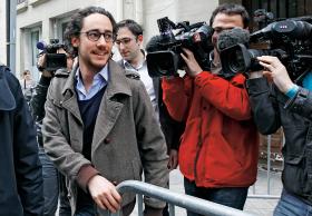 Thomas Hollande, najstarszy syn, poruszony zwycięstwem ojca.