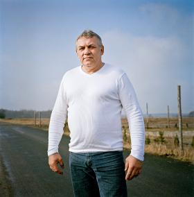 Janusz Zarenkiewicz (52 l.) - zdobył brąz w Seulu (1988), w finale mógłby walczyć z Lennoxem Lewisem. Pracuje w lubińskiej kopalni Rudna, gdzie nadzoruje użycie materiałów wybuchowych. Działacz samorządowy i prezes klubu pięściarskiego w Lubinie.