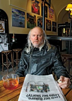 Do stałych bywalców krakowskiego Vis-à-vis należy Andrzej Sikorowski.