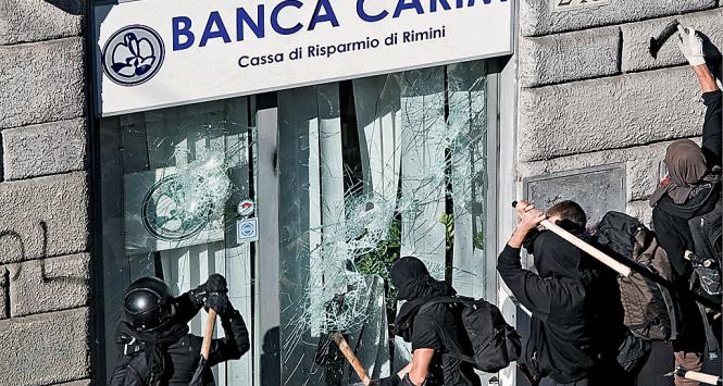 Antybankowa agresja manifestantów w Rzymie, 2011 r.
