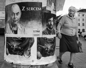 Jacek Kuroń i Władysław Frasyniuk na plakatach UD