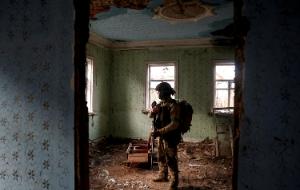 Ukraiński żołnierz na froncie w Konstantynówce