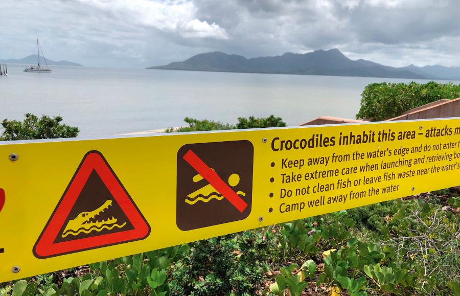 W Australii miejsca, gdzie mogą występować krokodyle, są odpowiednio oznakowane.