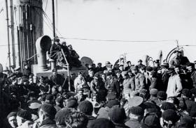 Żołnierze Centrum Wyszkolenia Lotnictwa w Lyonie ewakuowani z Francji do Anglii na pokładzie ss Arandora Star, 24 czerwca 1940 r., Saint-Jean-de-Luz.