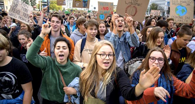 Młodzi Dorośli widzą, że protesty, w które się zaangażowali, spełzły na niczym – twierdzą autorki badań. Na fot. Młodzieżowy Strajk Klimatyczny w 2019 r.