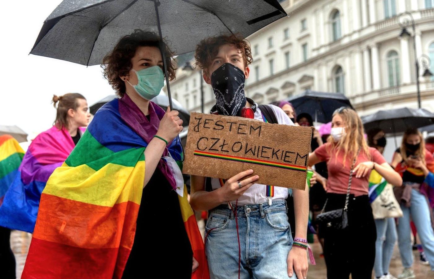 Demonstracja środowisk LGBT pod Pałacem Prezydenckim