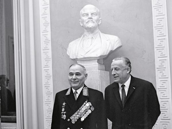 Ambasador ZSRR w PRL Awierkij Aristow z marszałkiem Marianem Spychalskim, Warszawa, 1969 r.