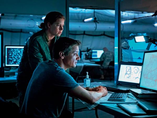 Amy Adams i Jeremy Renner w dramacie science fiction