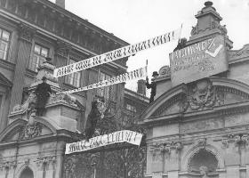 Warszawa, listopad 1936. Demonstracje antyżydowskie na Uniwersytecie Warszawskim.