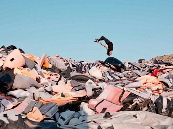 Kadr z filmu „Sztuka przeżycia”