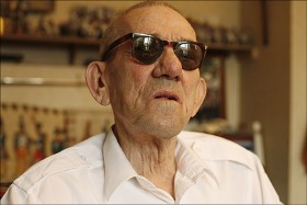 Pułkownik pracował w Laosie z w latach 1953-1955.