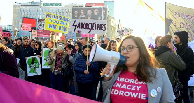 Marsz przeciwko zakazowi aborcji w Warszawie