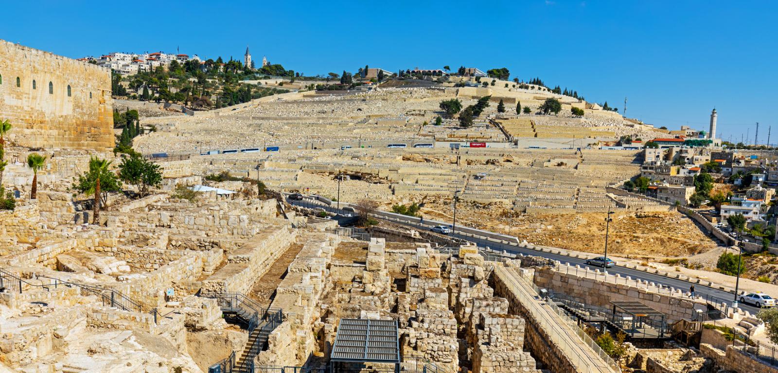 Według naukowców z Izraela badanie pola magnetycznego przepalonych warstw archeologicznych doskonale sprawdza się w ich datowaniu. Na zdjęciu Wzgórze Świątynne w Jerozolimie.