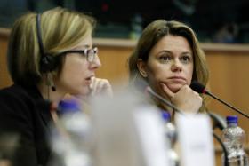 Od lewej: Mehveş Evin i Ceren Sözeri