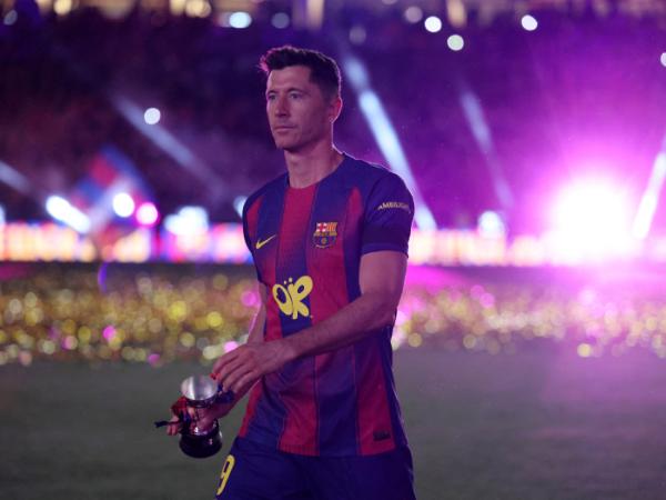 Robert Lewandowski po zdobyciu ostatniego mistrzostwa Hiszpanii z FC Barceloną. 26 maja 2026 r.