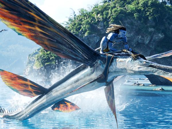 Kadr z filmu „Avatar: Istota wody”