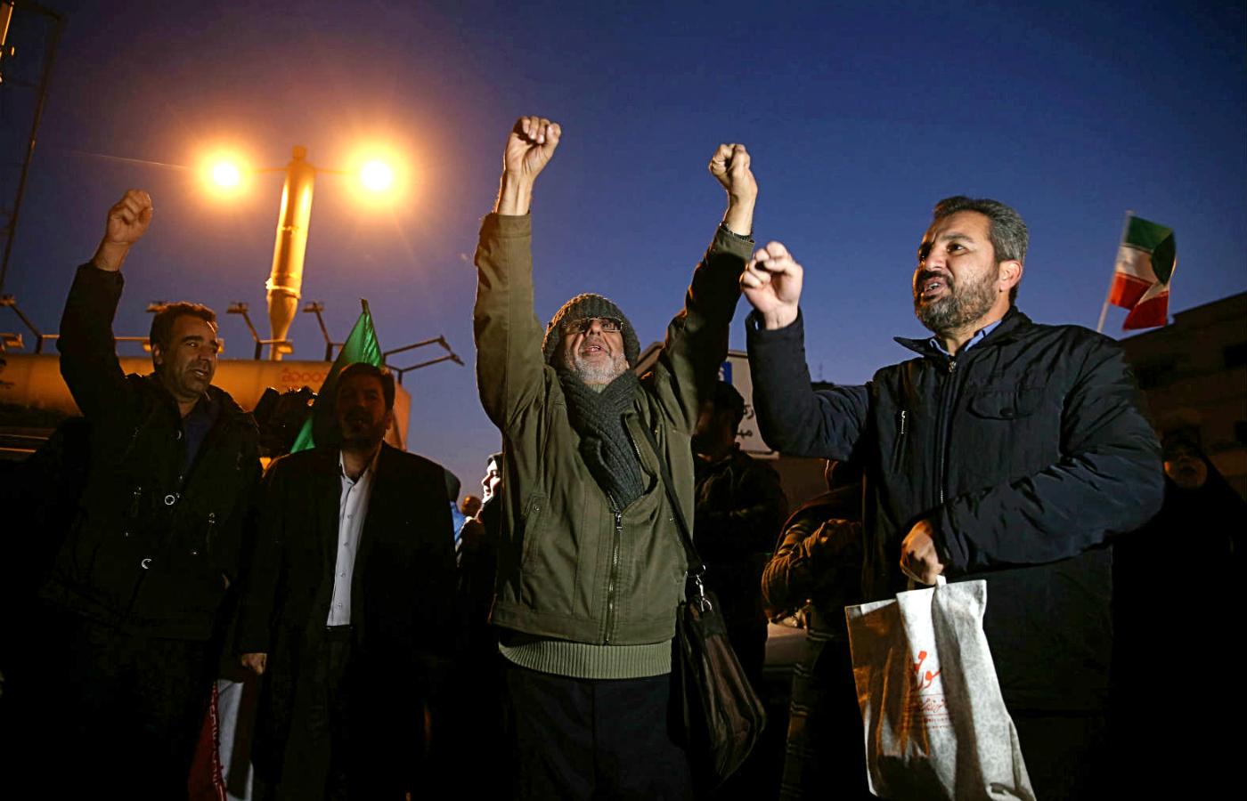Na ulicach Teheranu radość z powodu ataku baz USA w Iraku