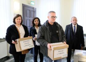 Przedstawiciele Ogólnopolskiego Związku Pracowników Inspekcji Weterynaryjnej z wnioskami o podwyżkę wynagrodzeń w Kancelarii Prezesa Rady Ministrów.