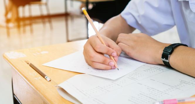 Do połowy lipca do OKE w całym kraju złożono 9,2 tys. wniosków do egzaminu ósmoklasisty.